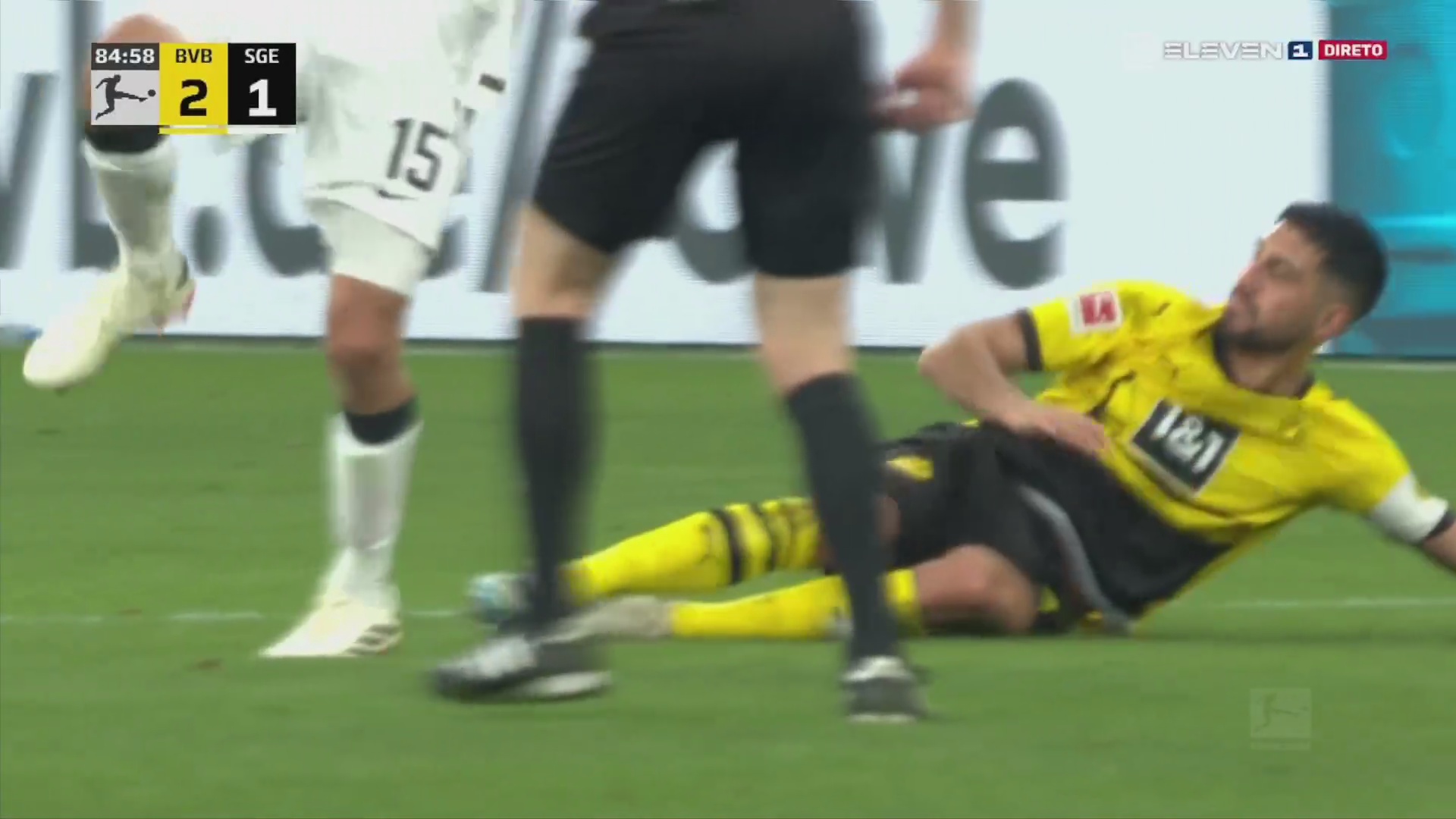 Emre Can (Dortmund) straight red card overturned into yellow card by VAR 85'