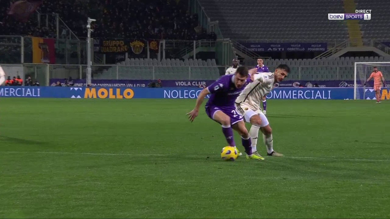 Mile Svilar (Roma) penalty save against Fiorentina 79'