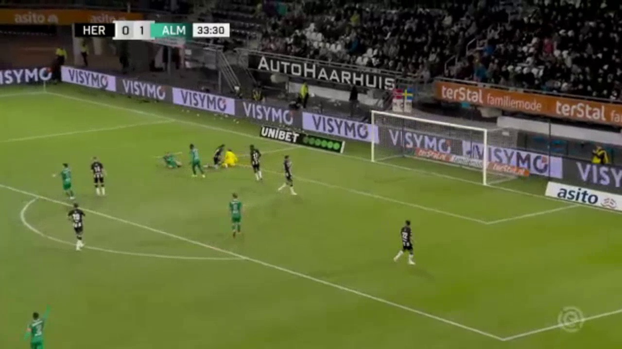 Heracles 0-2 Almere City - Thomas Robinet penalty 35'