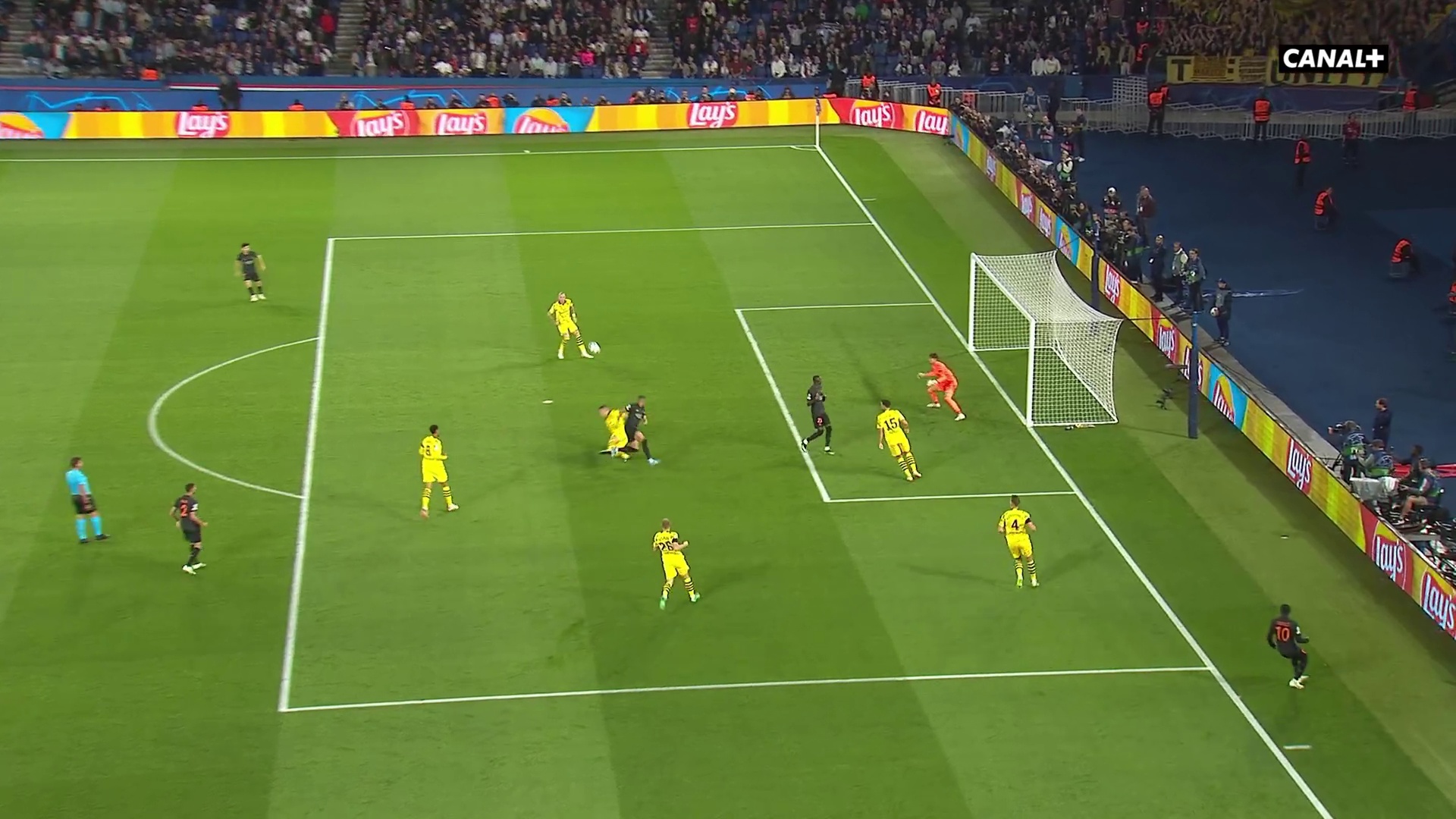 PSG [1] - 0 Dortmund - Kylian MbappÃ© penalty 49'